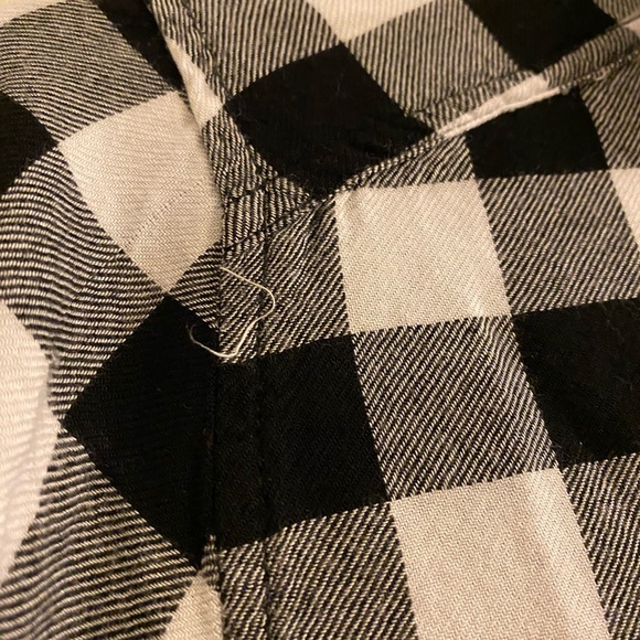 “Abercrombie Black and White Flannel with Lace” - Picture 5 of 5